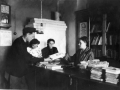 Заведующая абониментом районной библиотеки О.В. Киргизова обслуживает читателей 1935 год